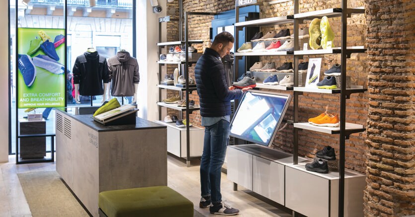 Geox investe sulla multicanalit e innova il concept dei negozi